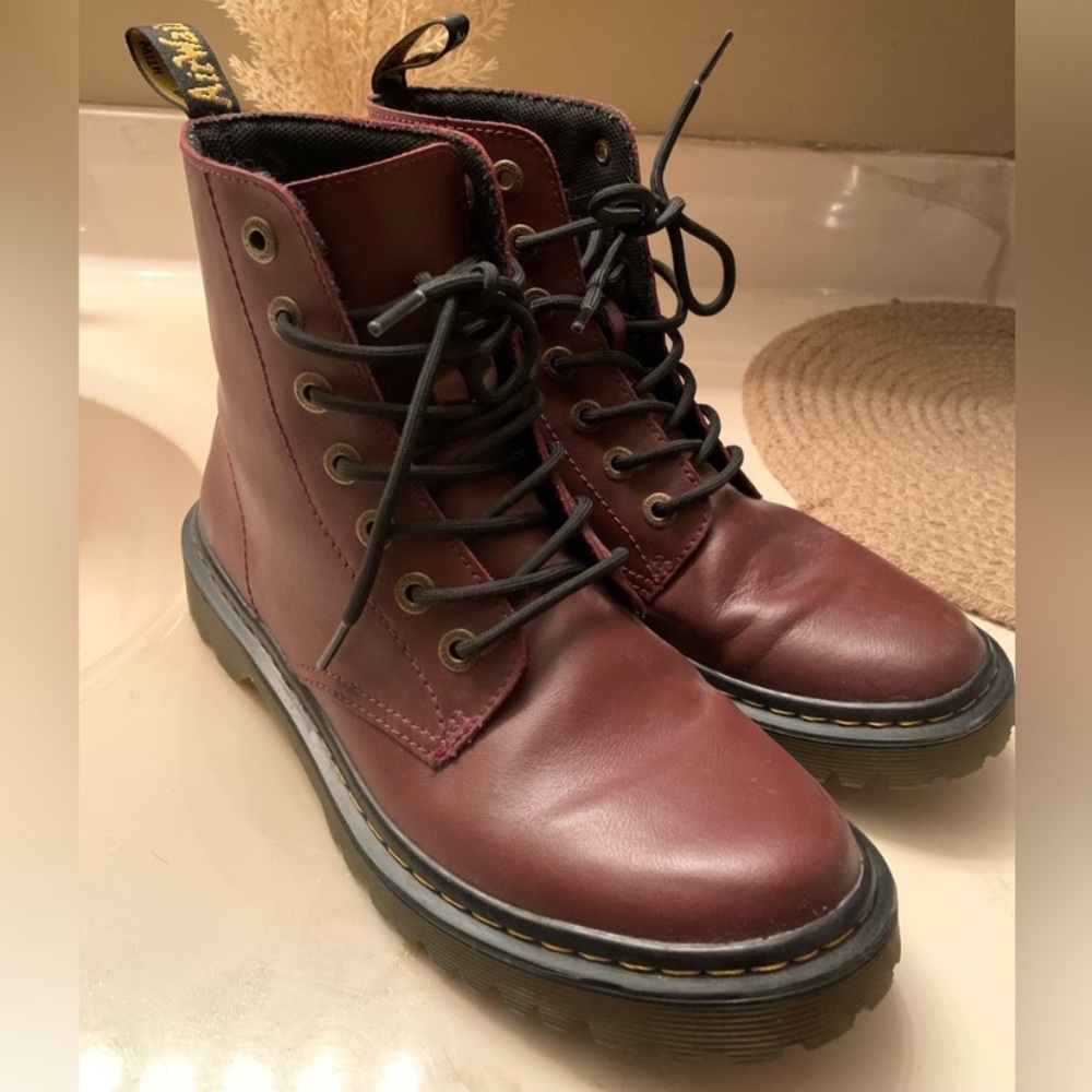 Dr. Martens Black Luana Lace-Up Shoe size 9